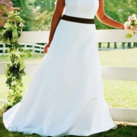 Davids Bridal Wedding Dress White 24W - Picture 1 of 4